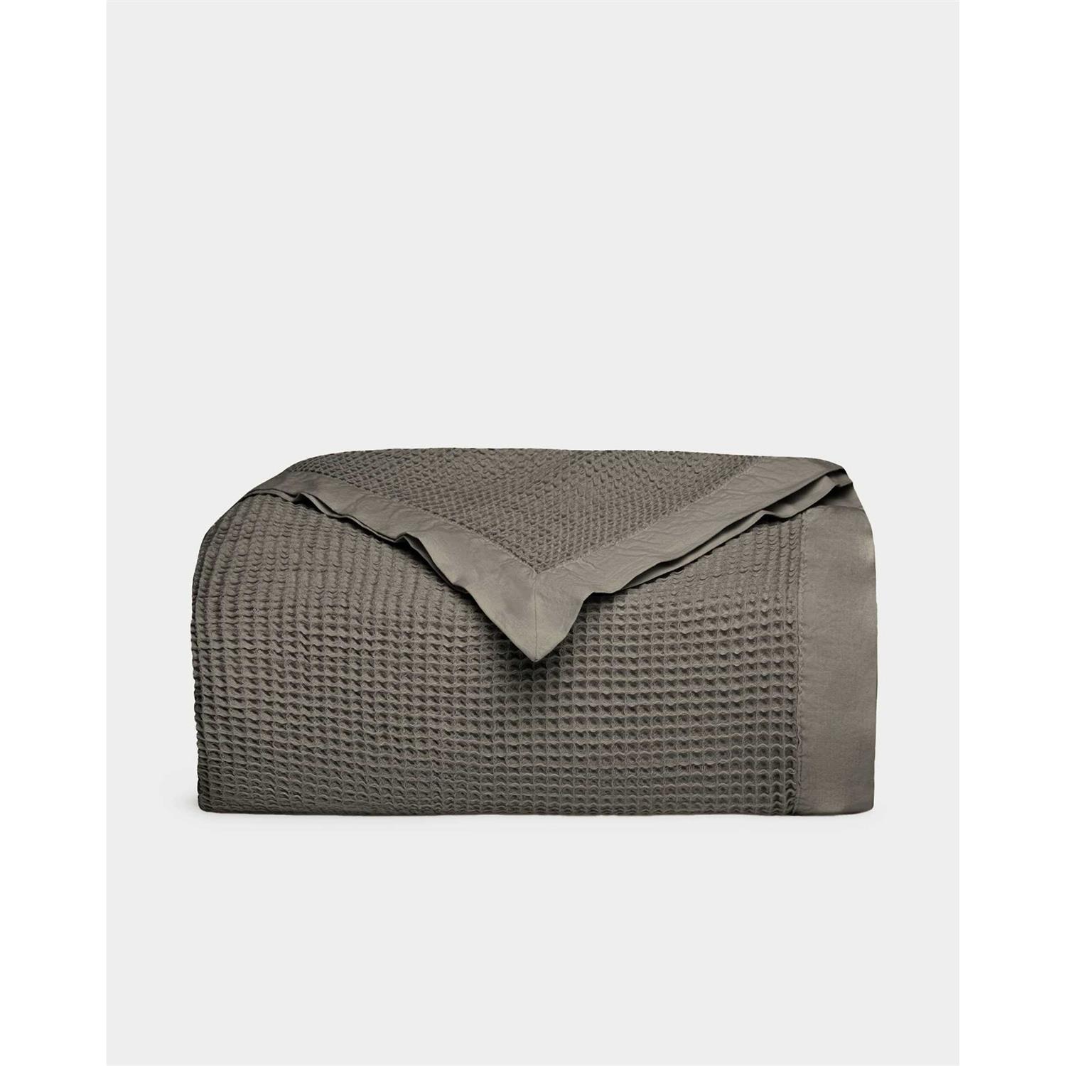 Waffle Blanket in Ivory (Size: Oversized Throw) – Cozy Earth