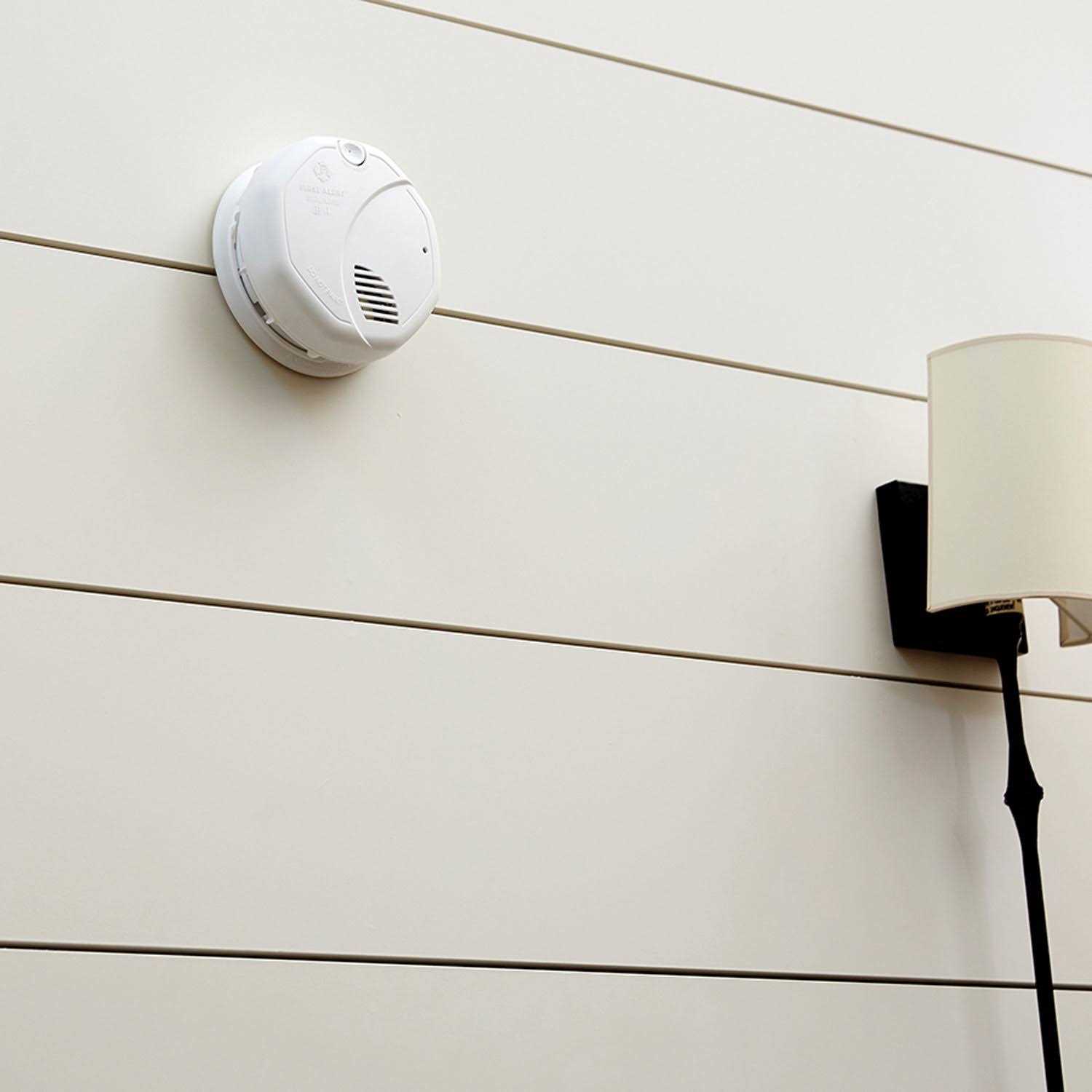 First Alert Dual Sensor Smoke Alarm