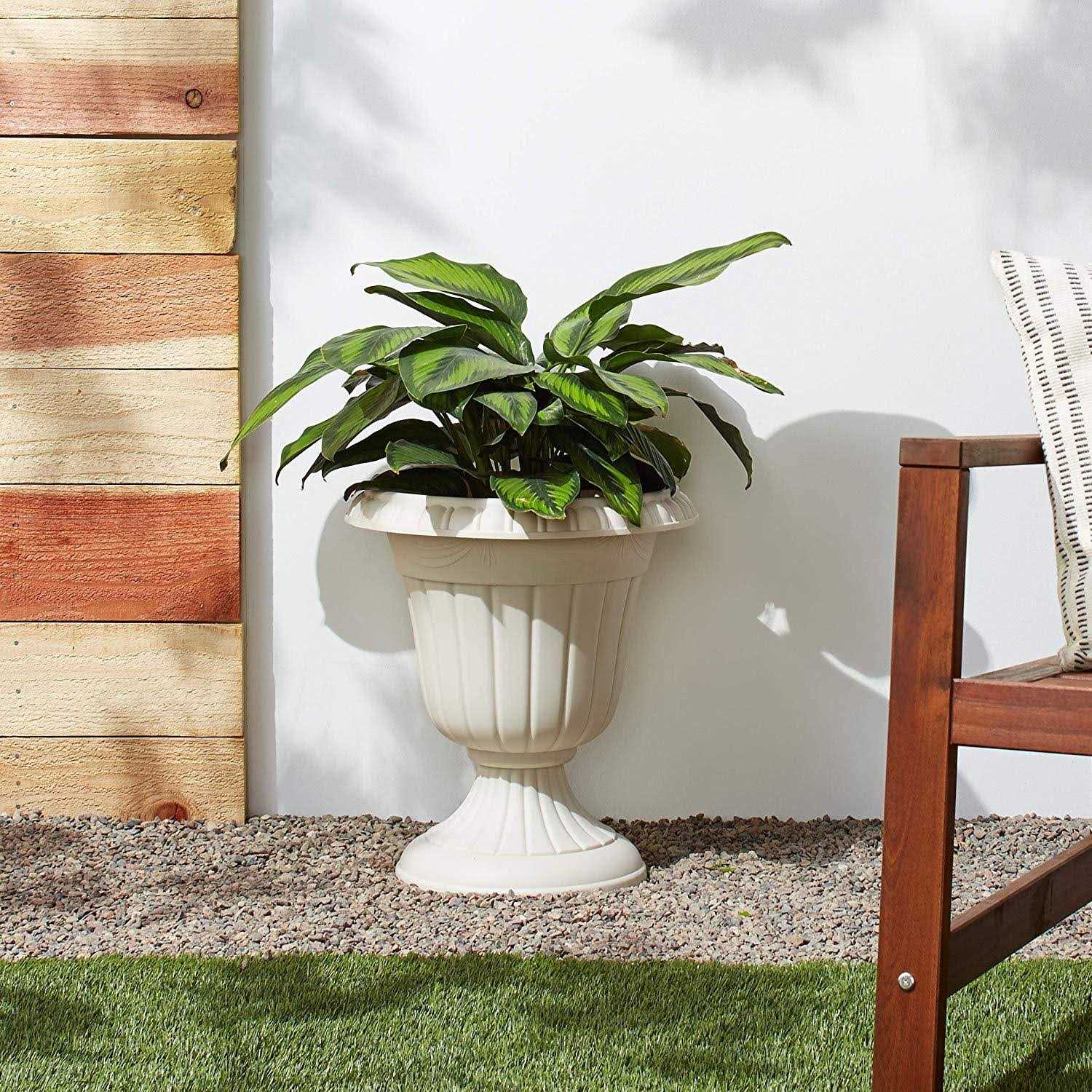 Arcadia Garden Products 13×15 inch Traditional Plastic Urn Planter