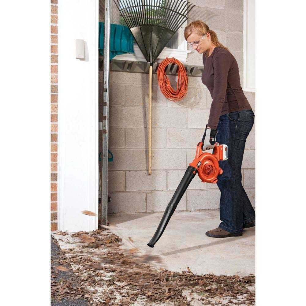 BLACK+DECKER LSW36 40V MAX* Lithium Cordless Sweeper