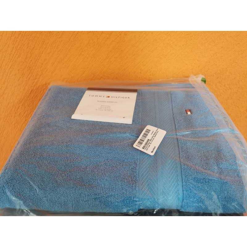 Tommy Hilfiger Modern American Solid Towel