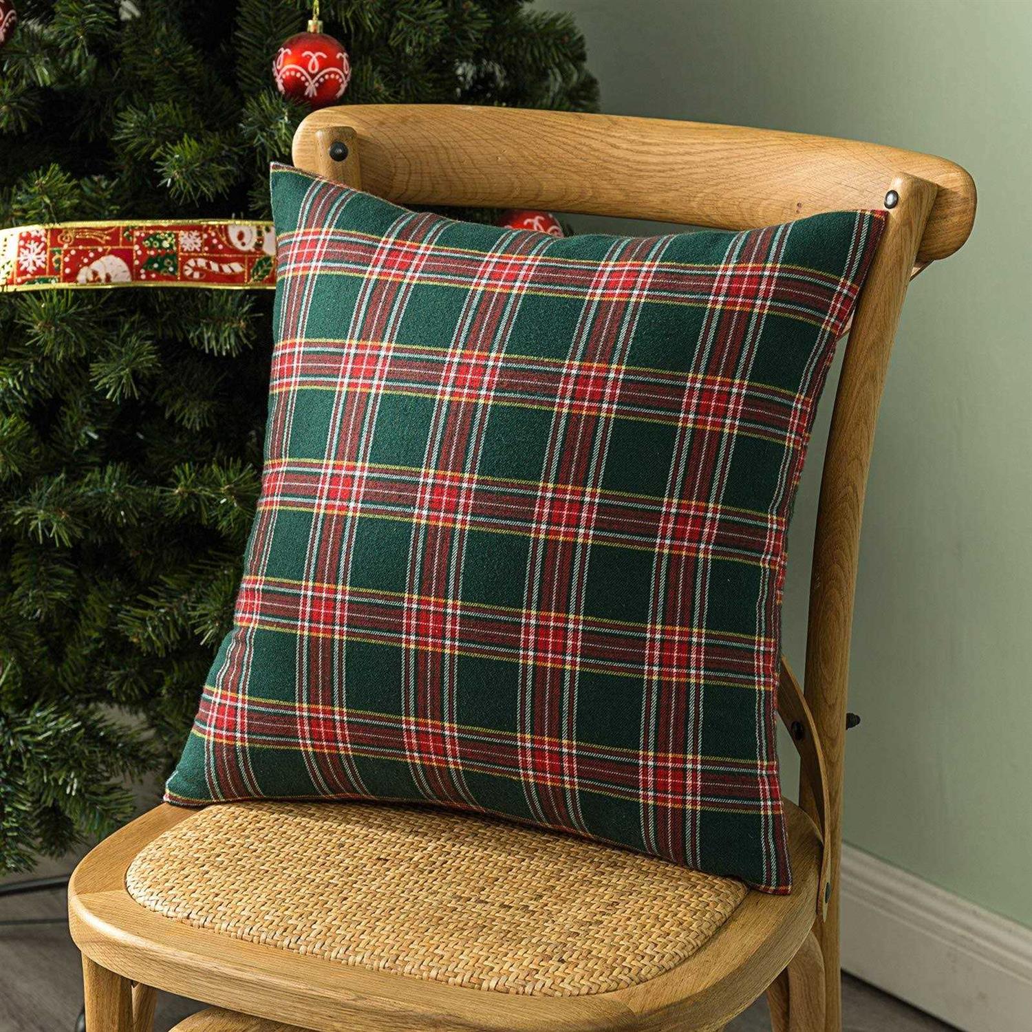 Aqothes Pack Of 2 Christmas Plaid Decorative Throw Pillow Covers