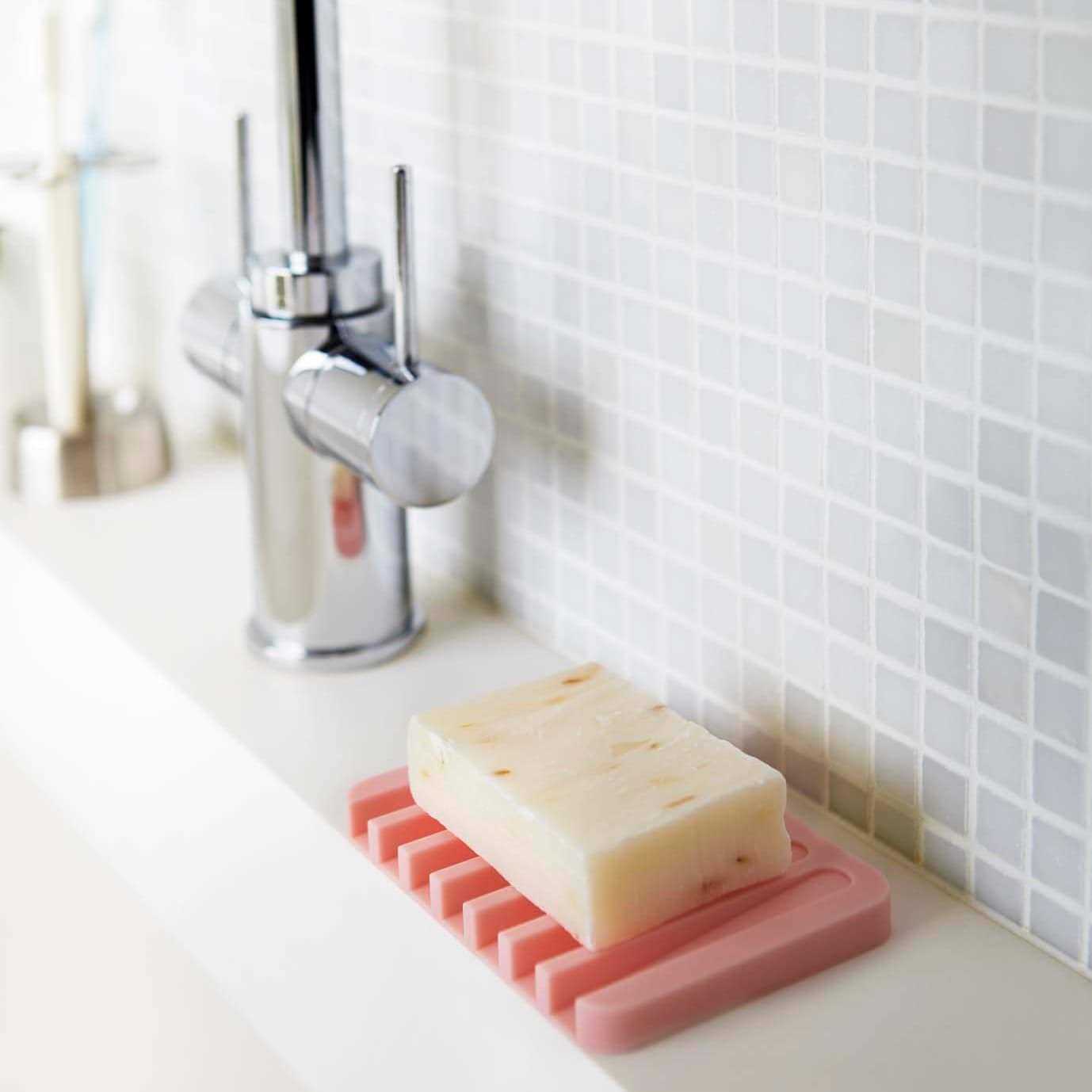 Yamazaki Home Flow Self-Draining Soap Tray