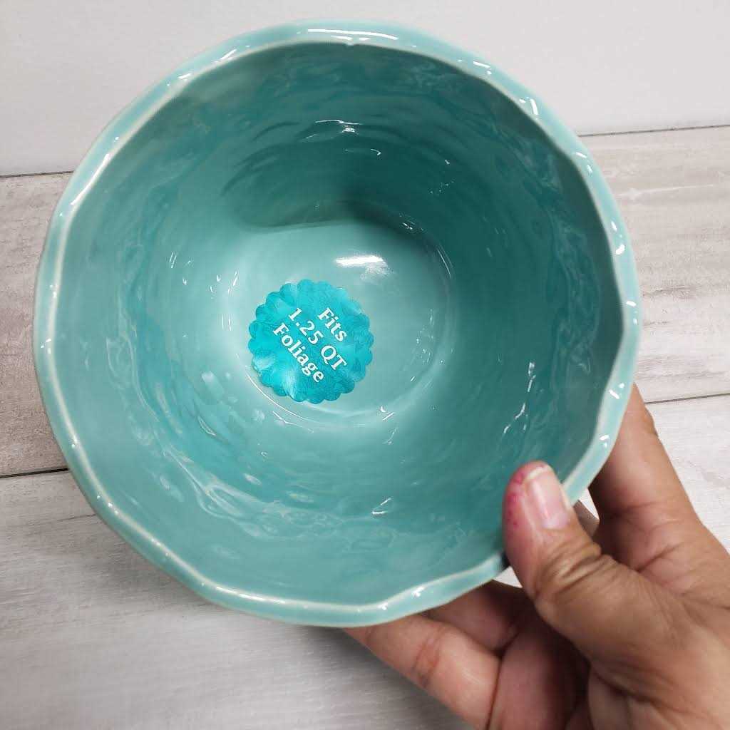 The Pioneer Woman Embossed Daisy Teal Planter