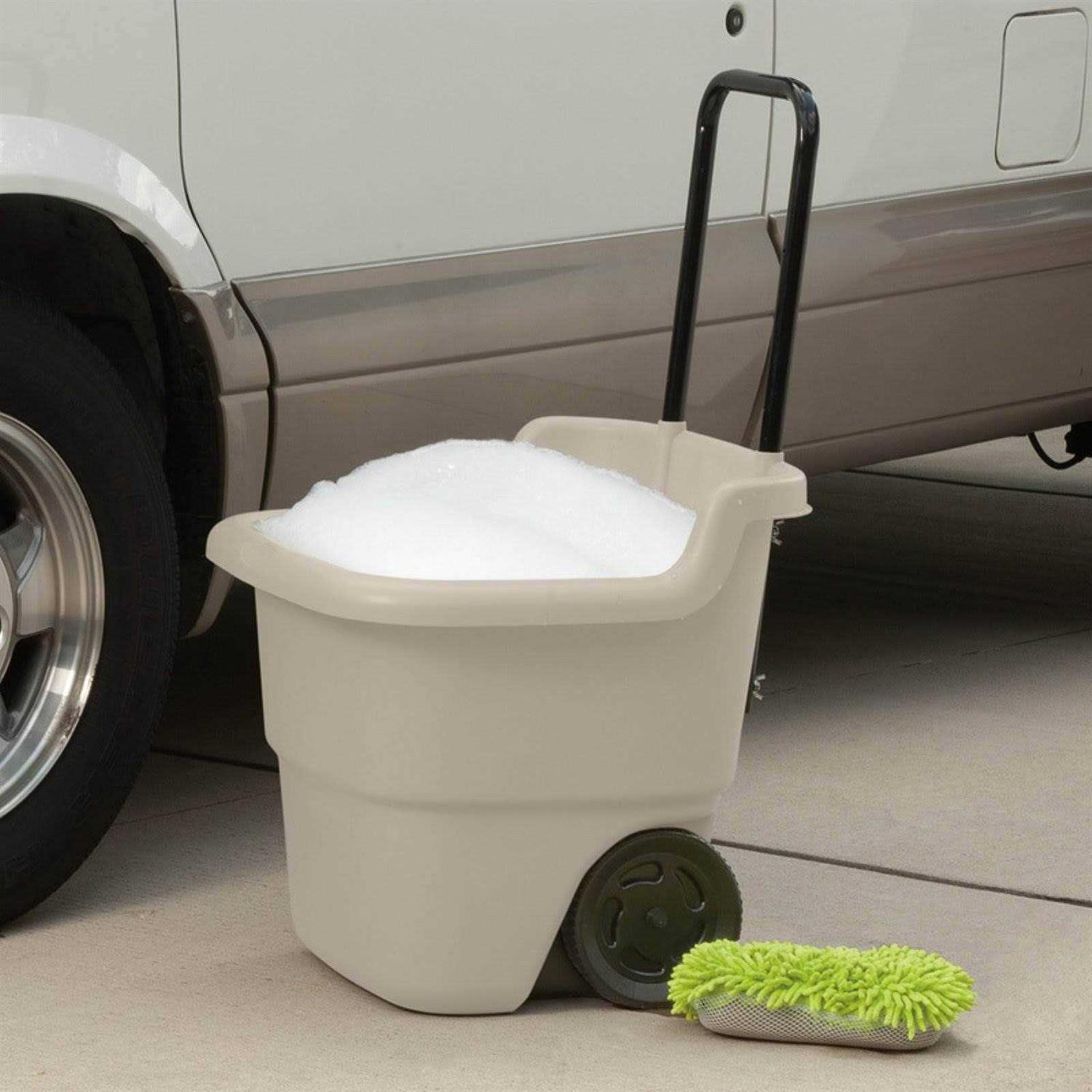 Suncast 15 Gallon Lawn Cart