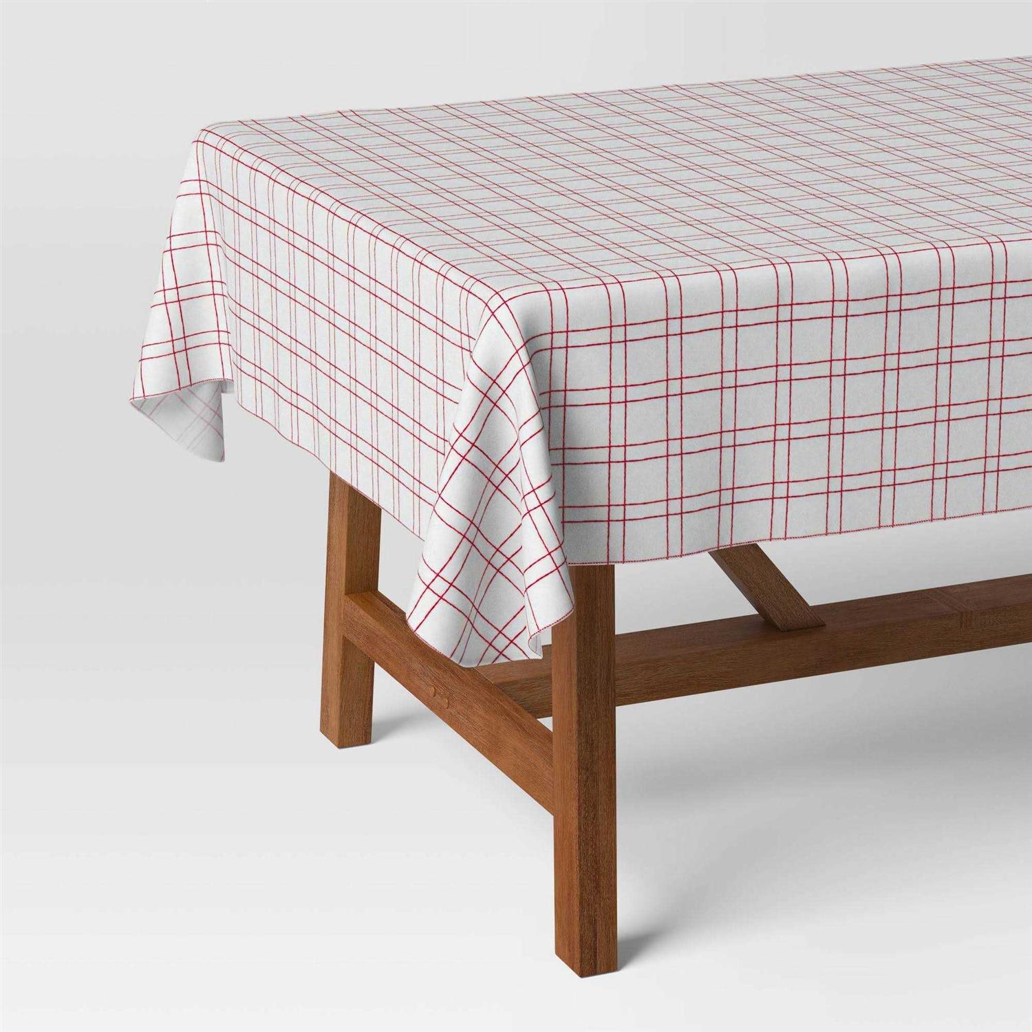Wondershop 84×60 Christmas PEVA Plaid Tablecloth