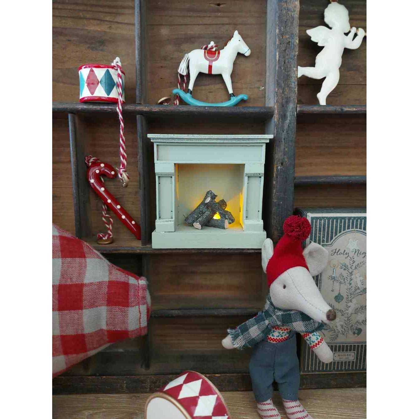 Maileg Fireplace Off White