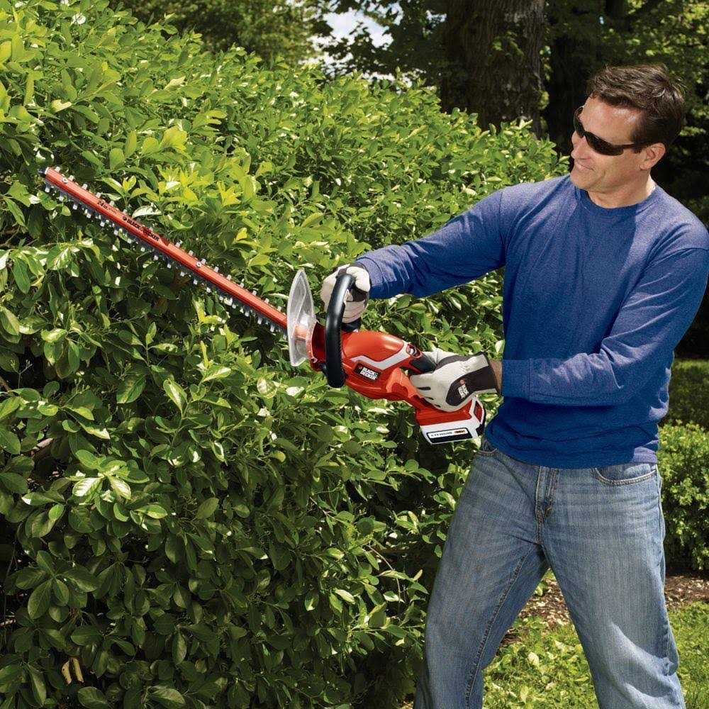 BLACK+DECKER 24 in. 40V Max Lithium-Ion Cordless Hedge Trimmer