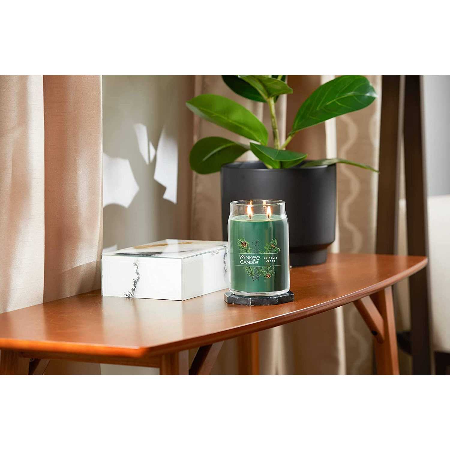 Yankee Candle Balsam Cedar Signature Large Jar Candle