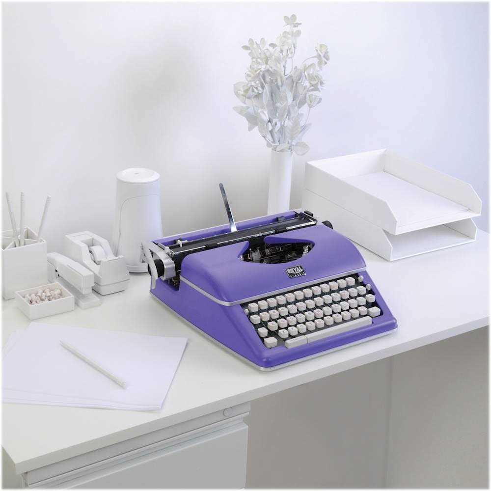 Royal Classic Manual Typewriter