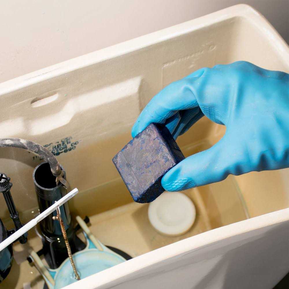 2000 Flushes Blue Bleach Bowl Cleaner