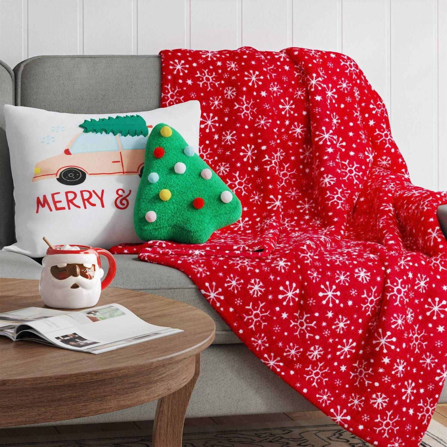 Wondershop Snowflake Plush Christmas Throw Blanket Red/White