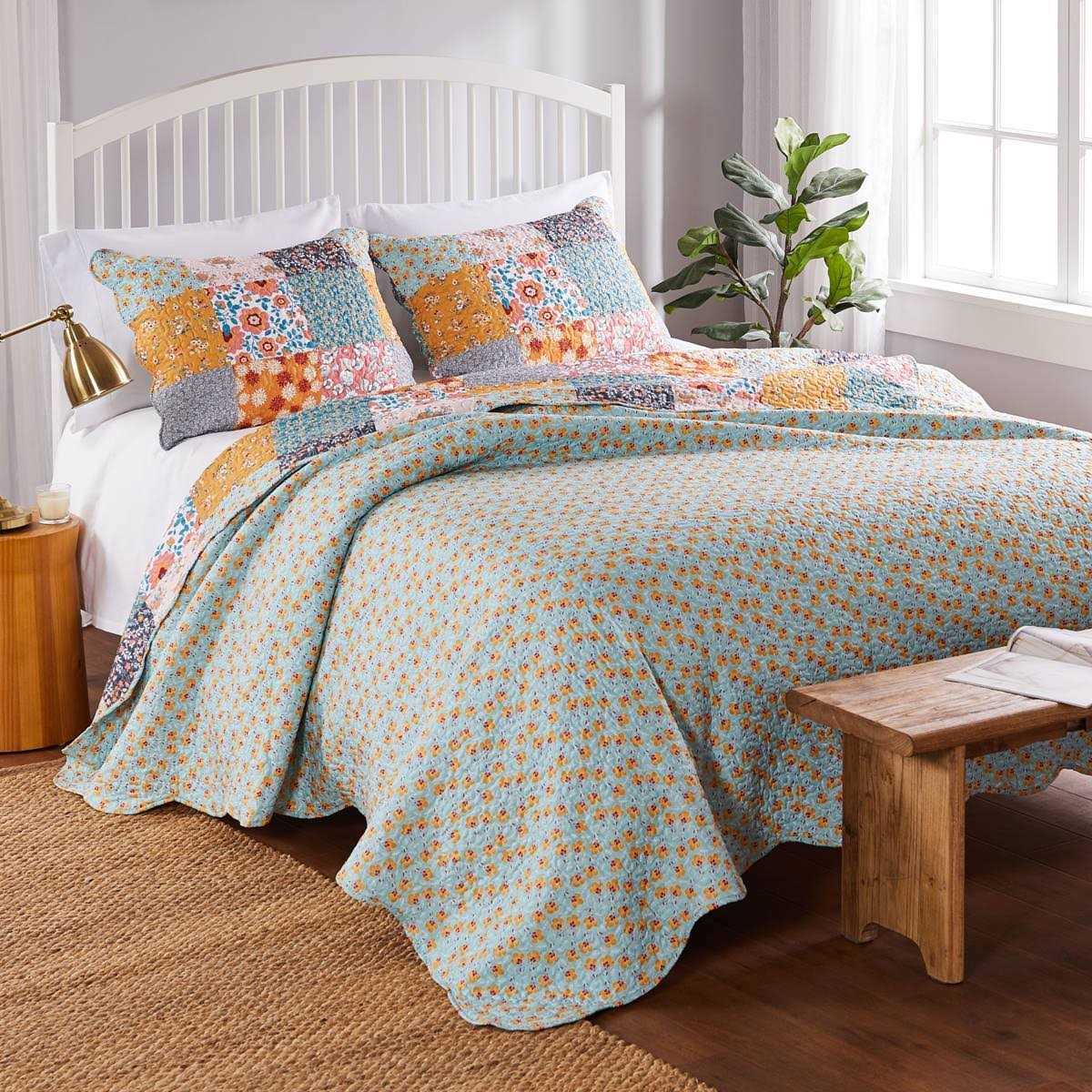 Barefoot Bungalow Carlie Quilt Set