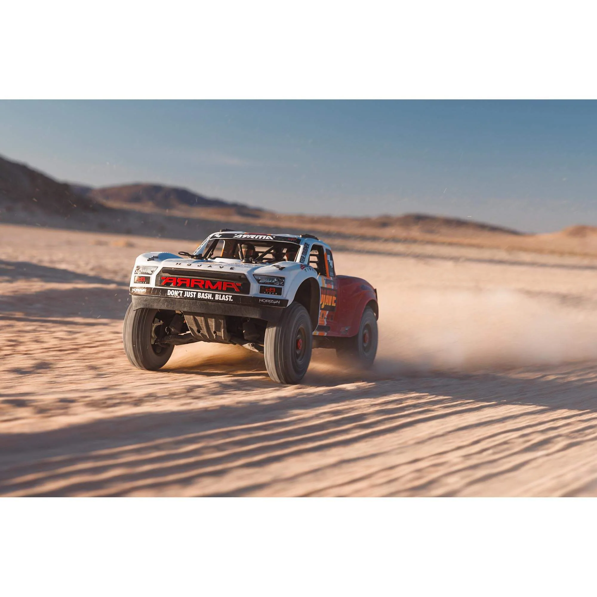ARRMA MOJAVE 4X4 4S BLX 1/8th Scale Desert Trk White/Red