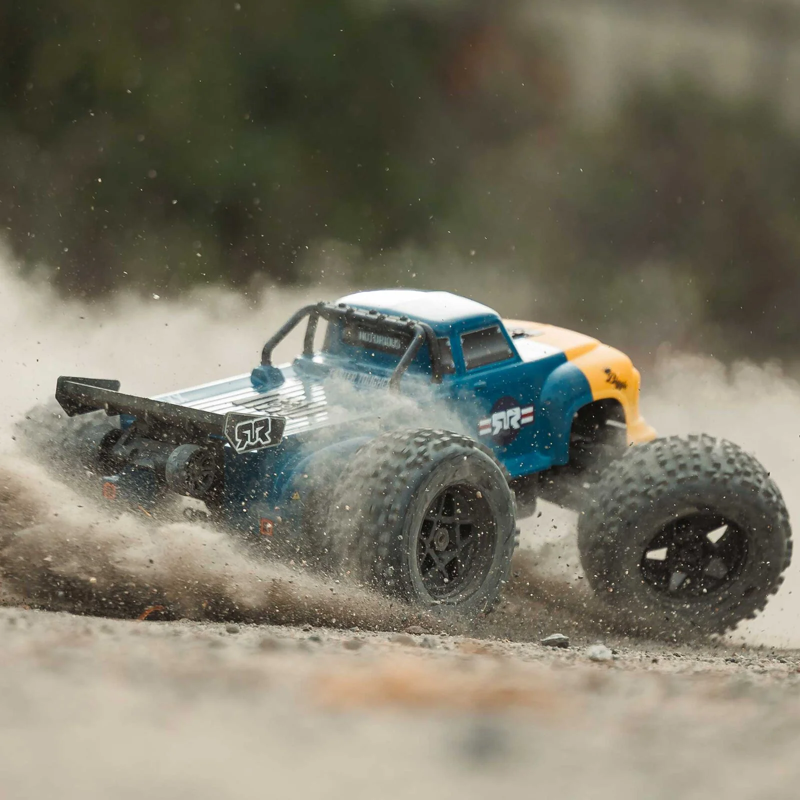 ARRRMA 1/8 NOTORIOUS 6S V6 4X4 BLX Brushless Stunt Truck RTR, Blue