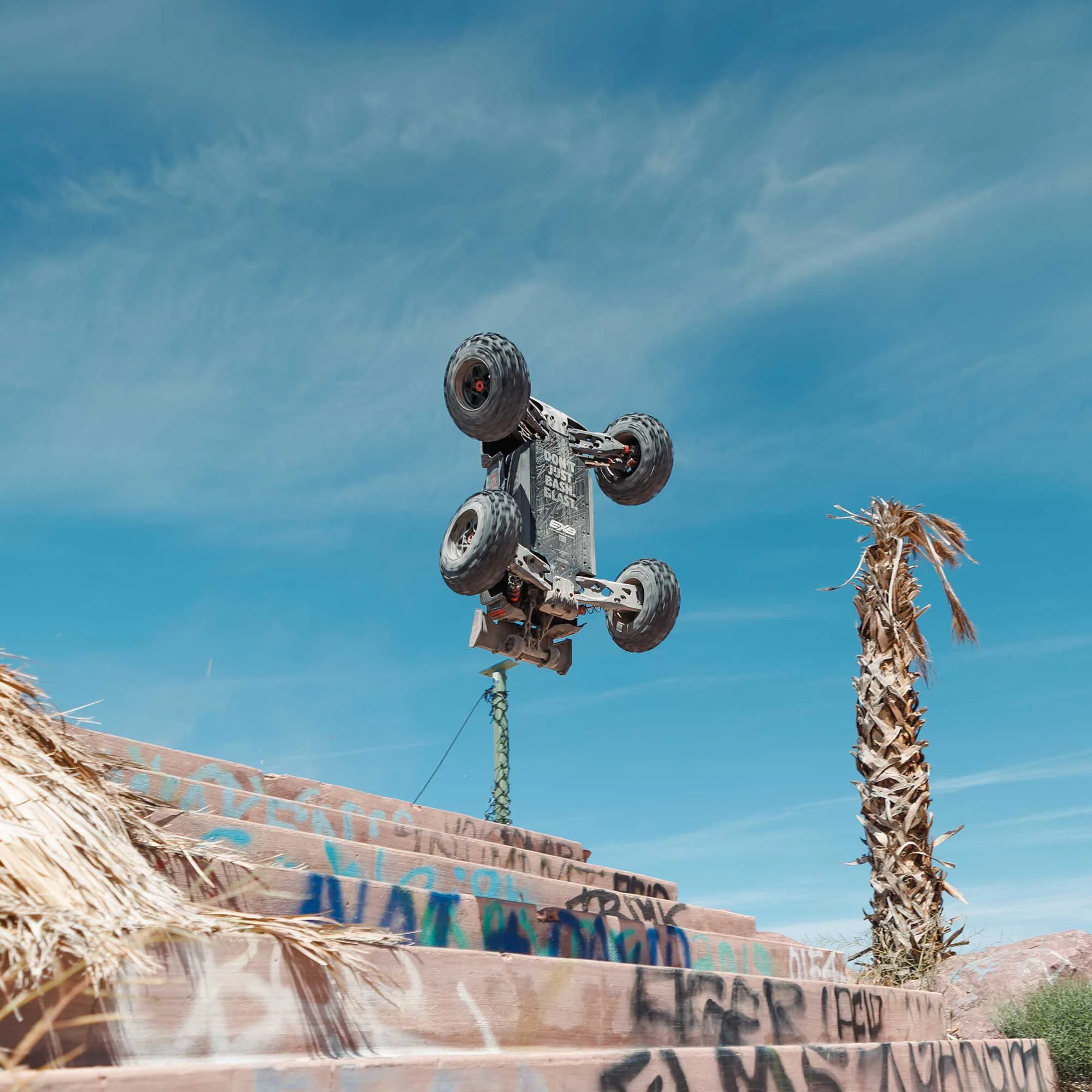 ARRMA OUTCAST 4X4 8S BLX 1/5 Stunt Truck Black