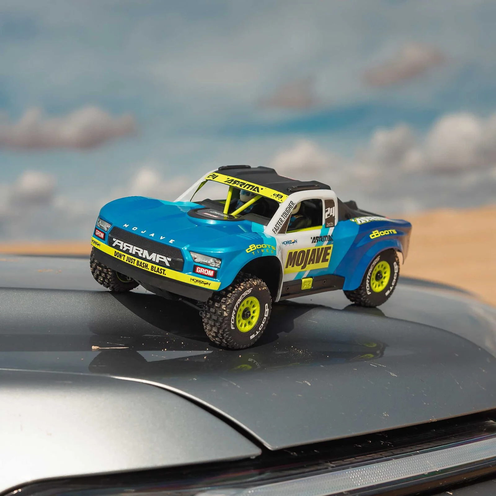 ARRMA Movaje Grom Mega 380 Brushed 4X4 Small Scale Desert Truck RTR with Battery & Charger, Blue/White