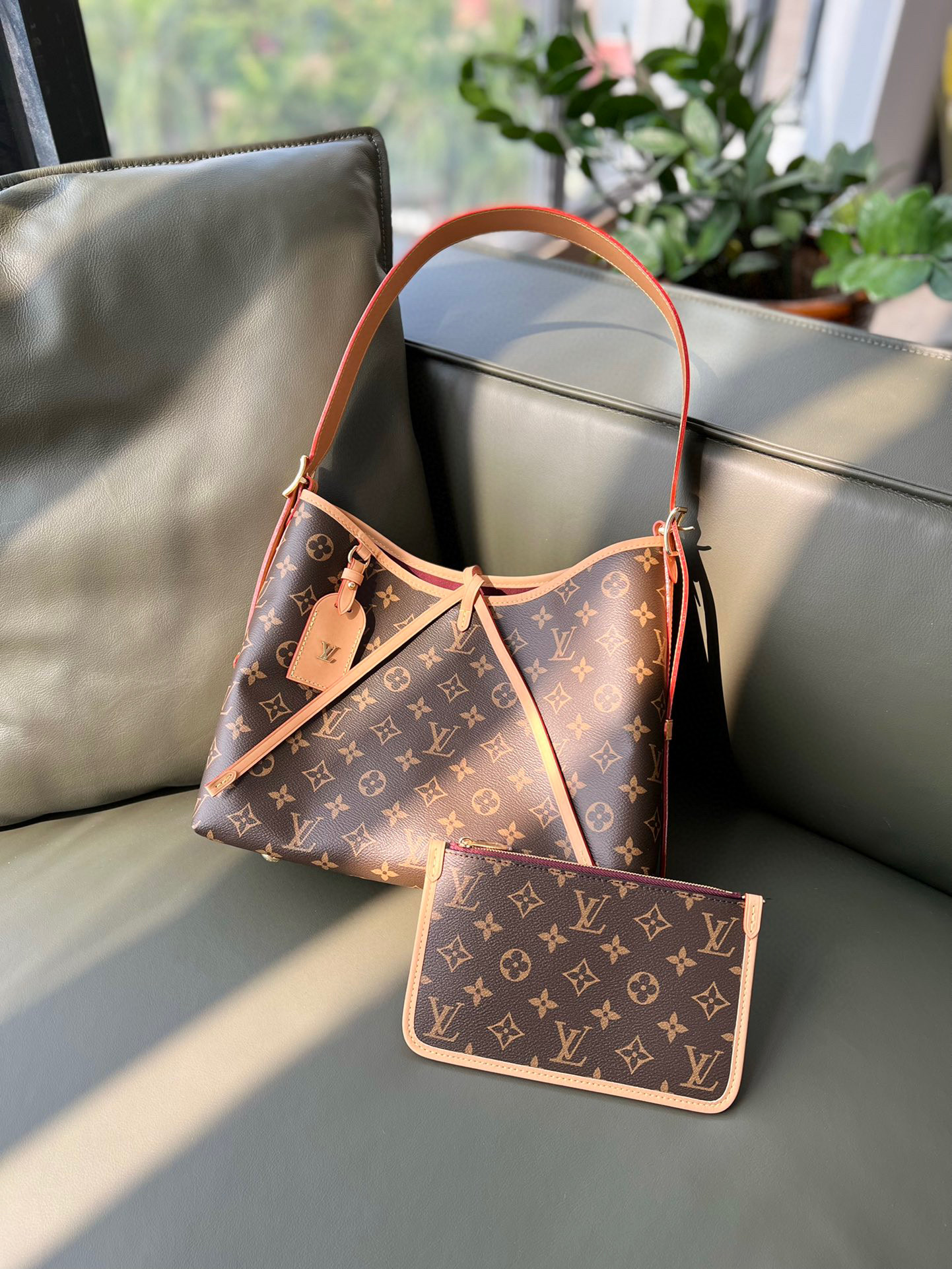 Louis Vuitton Carryall PM Leather One Shoulder Handbag Bag M46203