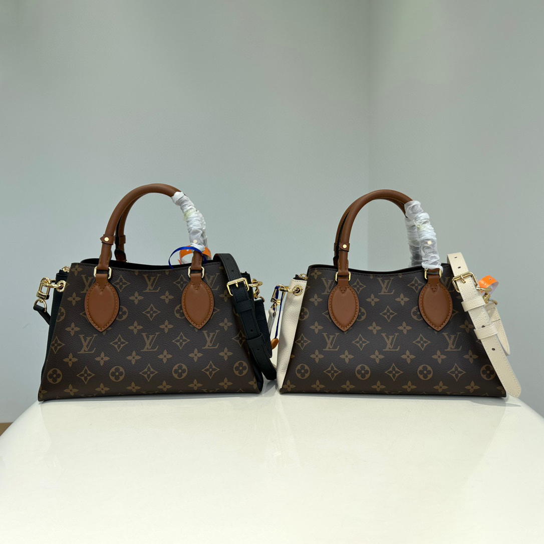 Louis Vuitton  Leather Printed Large Capacity Portable Bag