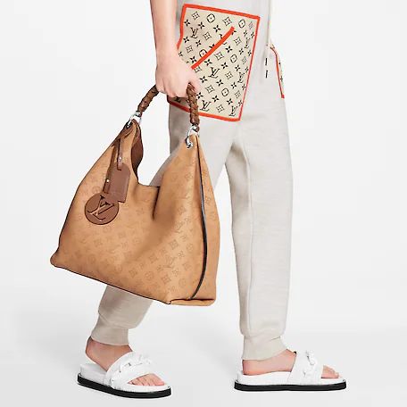 Louis Vuitton Carmel M23652