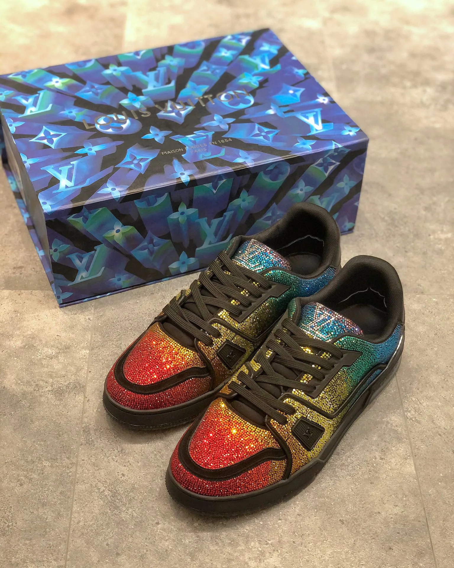 Louis Vuitton Low-Top Trainer With Sparkling Crystals Sneakers Shoes #nigo6523