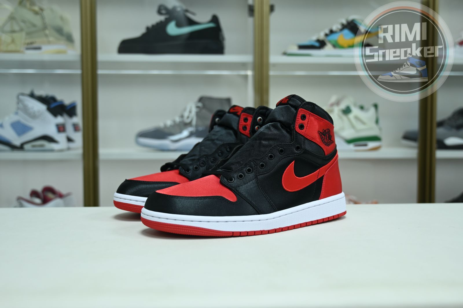 Jordan Air Jordan 1 High OGSatin Bred 2023