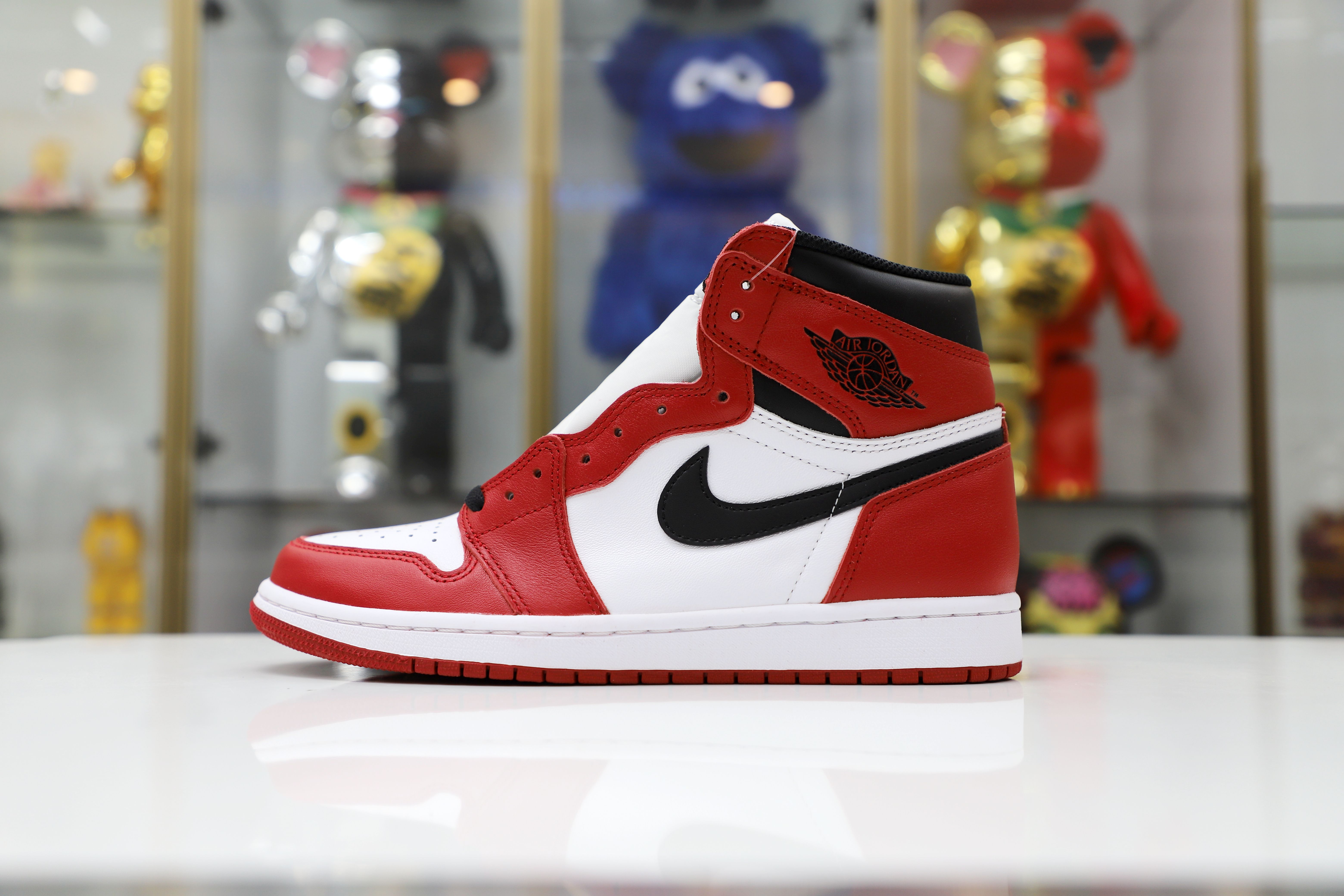 AIR JORDAN 1 RETRO HIGH OG 'CHICAGO' 2015