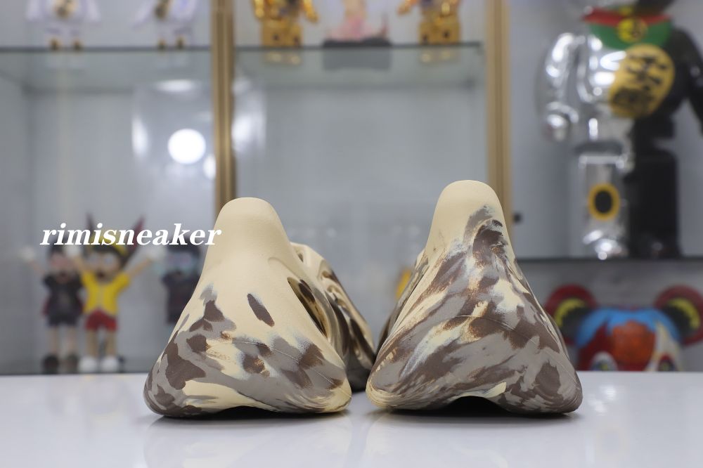 YEEZY FOAM RUNNER 'MX CREAM CLAY'