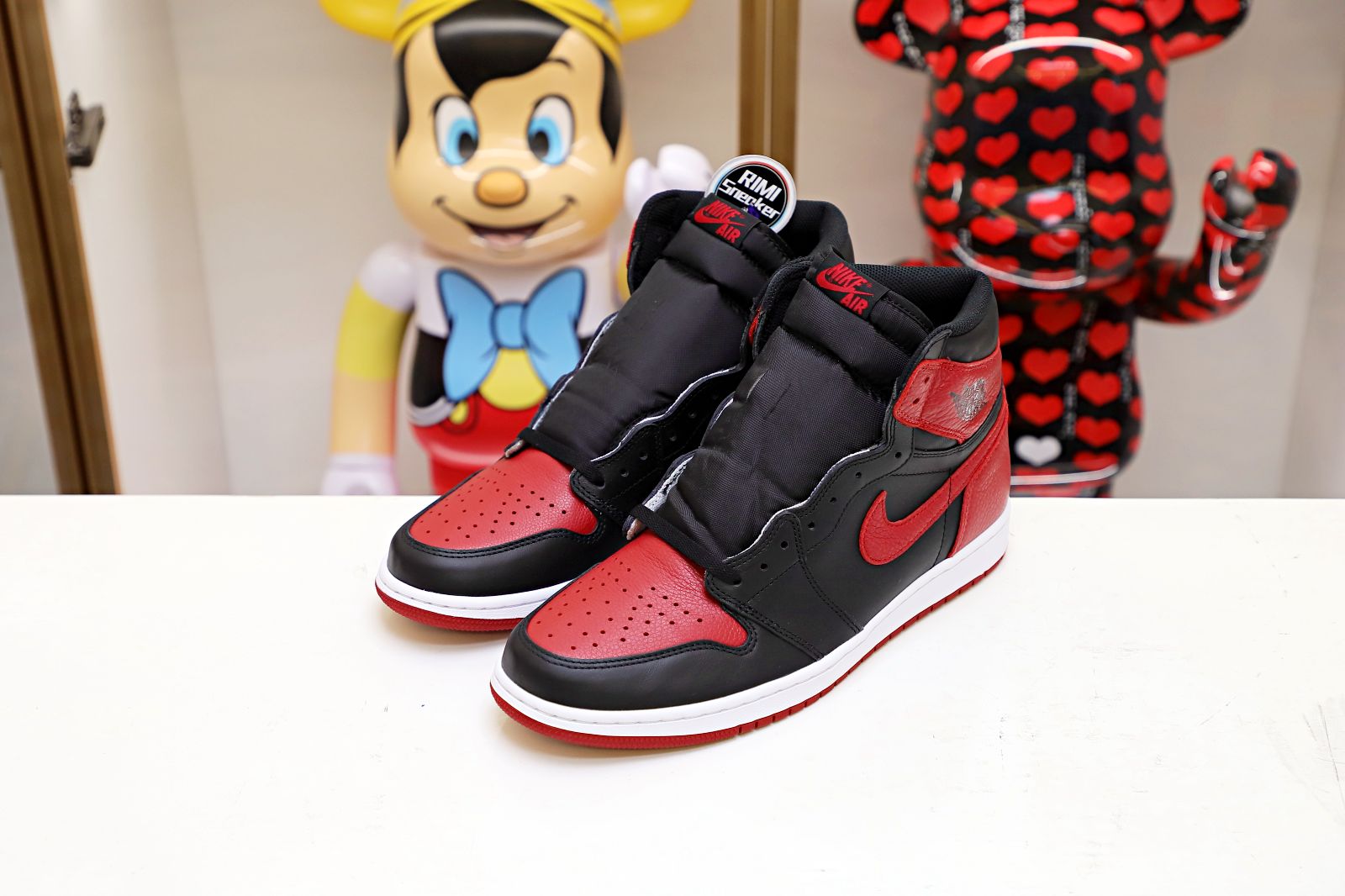 AIR JORDAN 1 RETRO HIGH OG 'BRED'