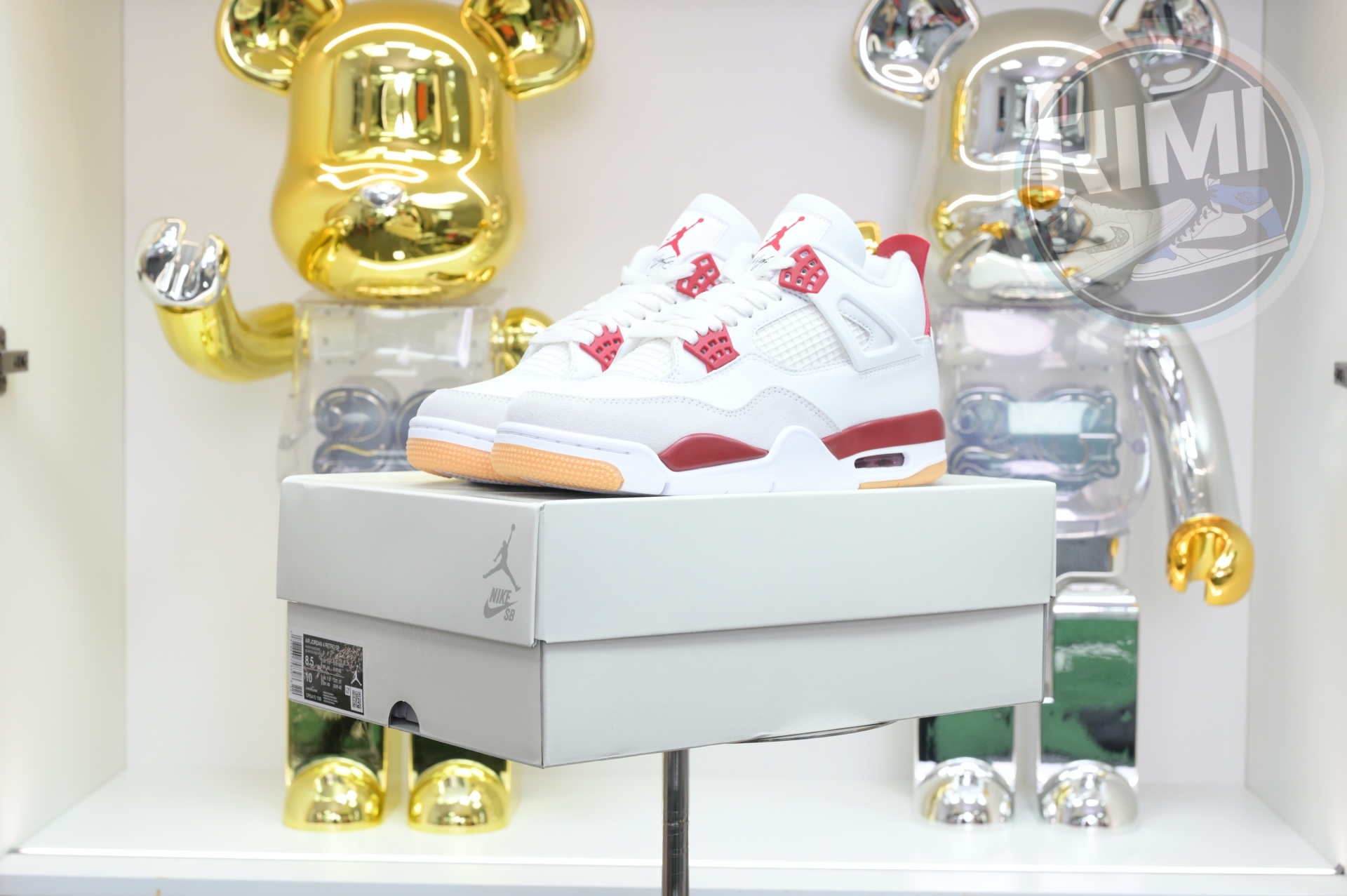 Nike SB x Jordan Air Jordan4“Varsity Red”