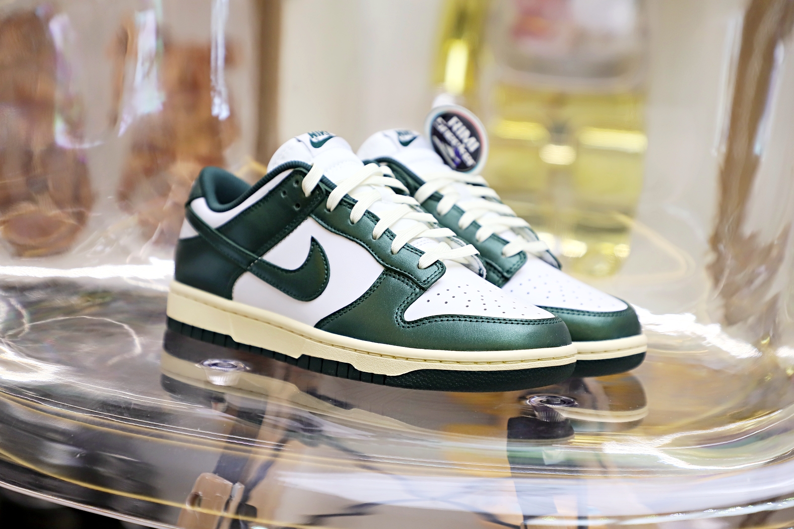 NIKE WMNS DUNK LOW 'VINTAGE GREEN'