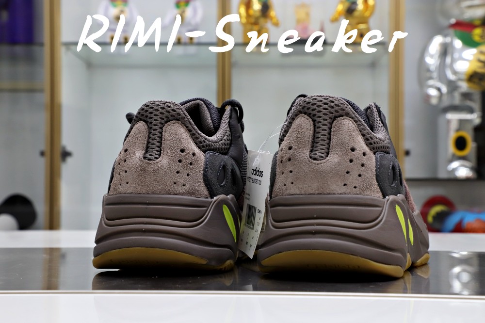 YEEZY BOOST 700 'MAUVE'