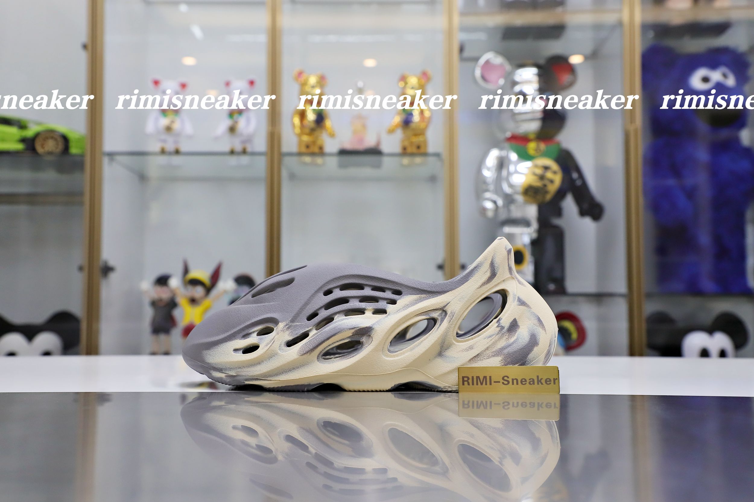 YEEZY FOAM RUNNER 'MXT MOON GREY'