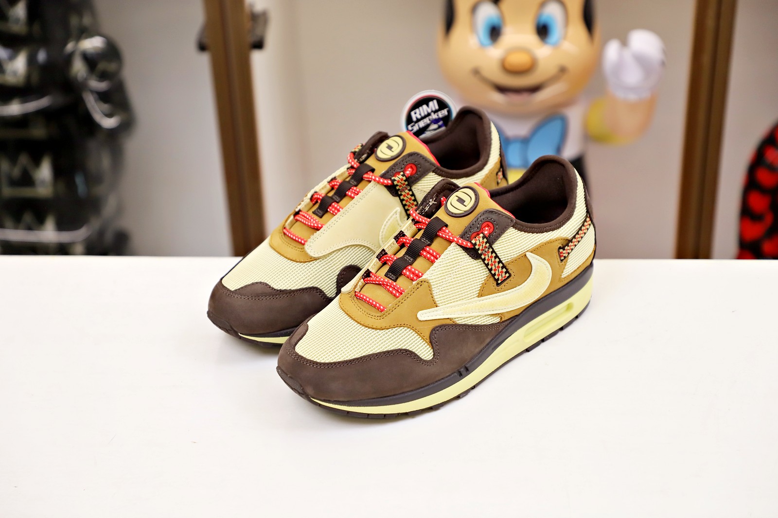 TRAVIS SCOTT NIKE AIR MAX 1 READY