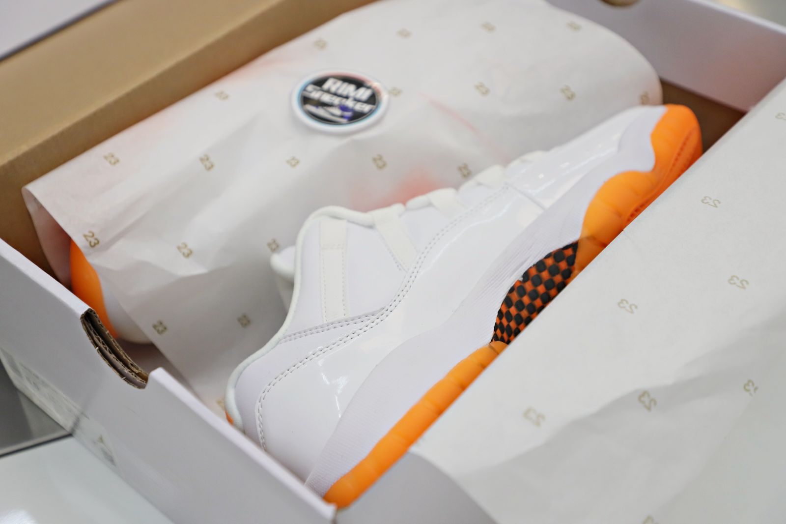 WMNS AIR JORDAN 11 RETRO LOW 'BRIGHT CITRUS'