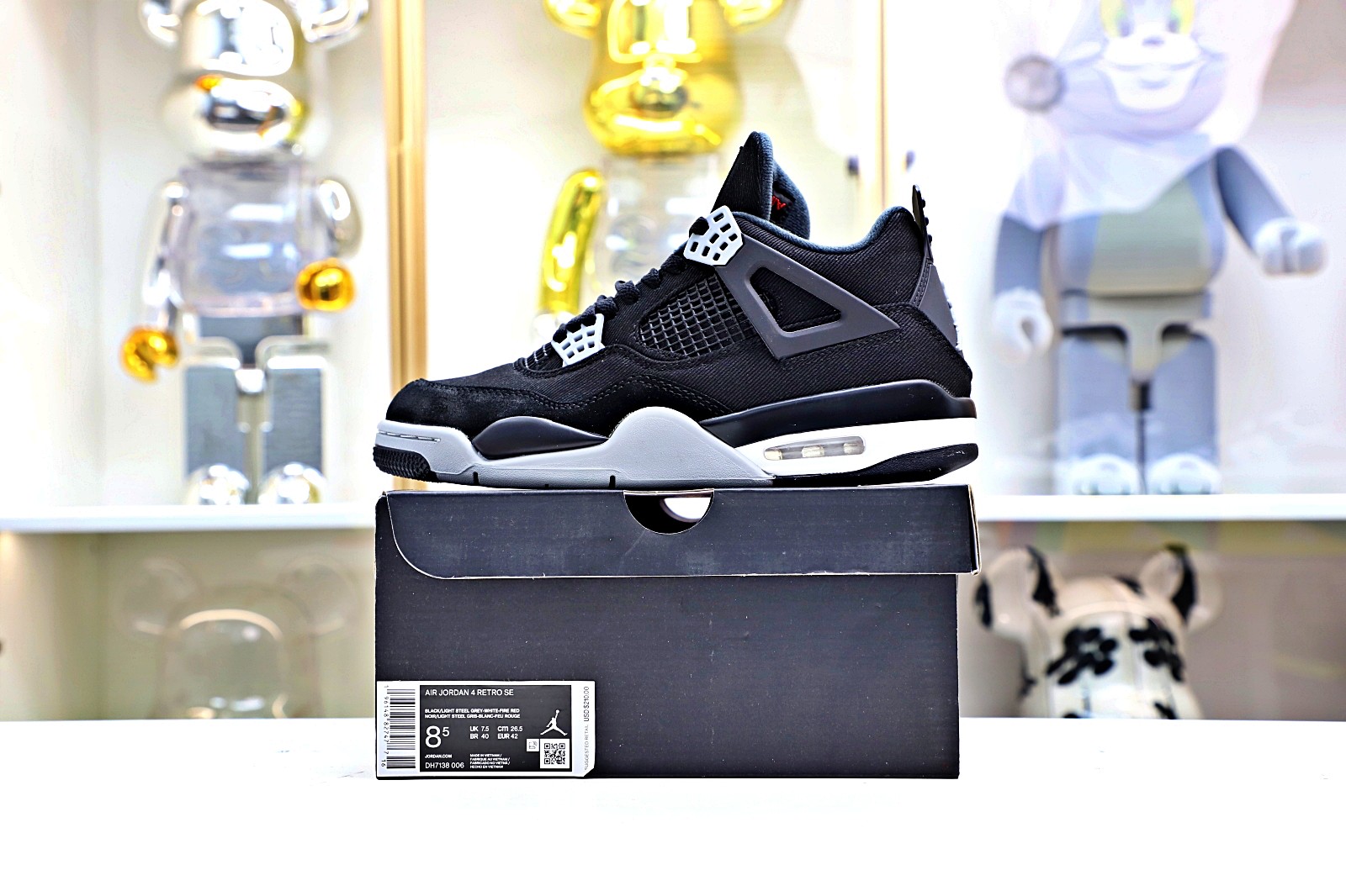 AIR JORDAN 4 BLACK CANVAS