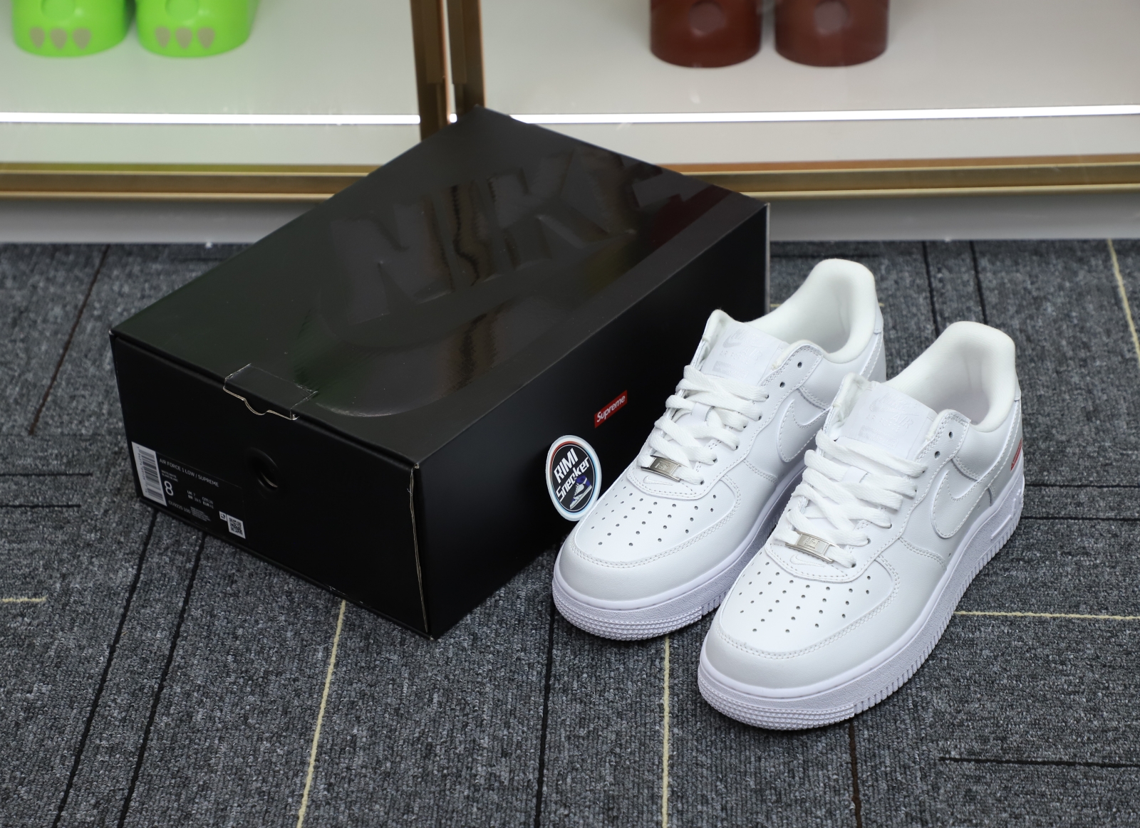 Supreme Nike Air Force 1 Low box logo