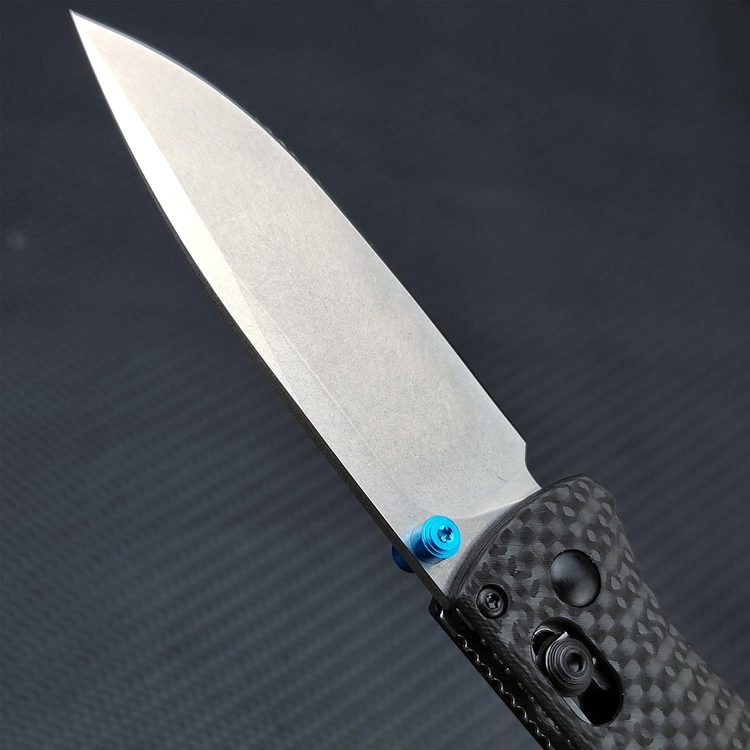 BM 535 Carbon Fiber Folding Knife – S35V Blade, CNC Fine-Ground Finish, Carbon Fiber Handle, Manual Thumb-Open with Pocket Clip