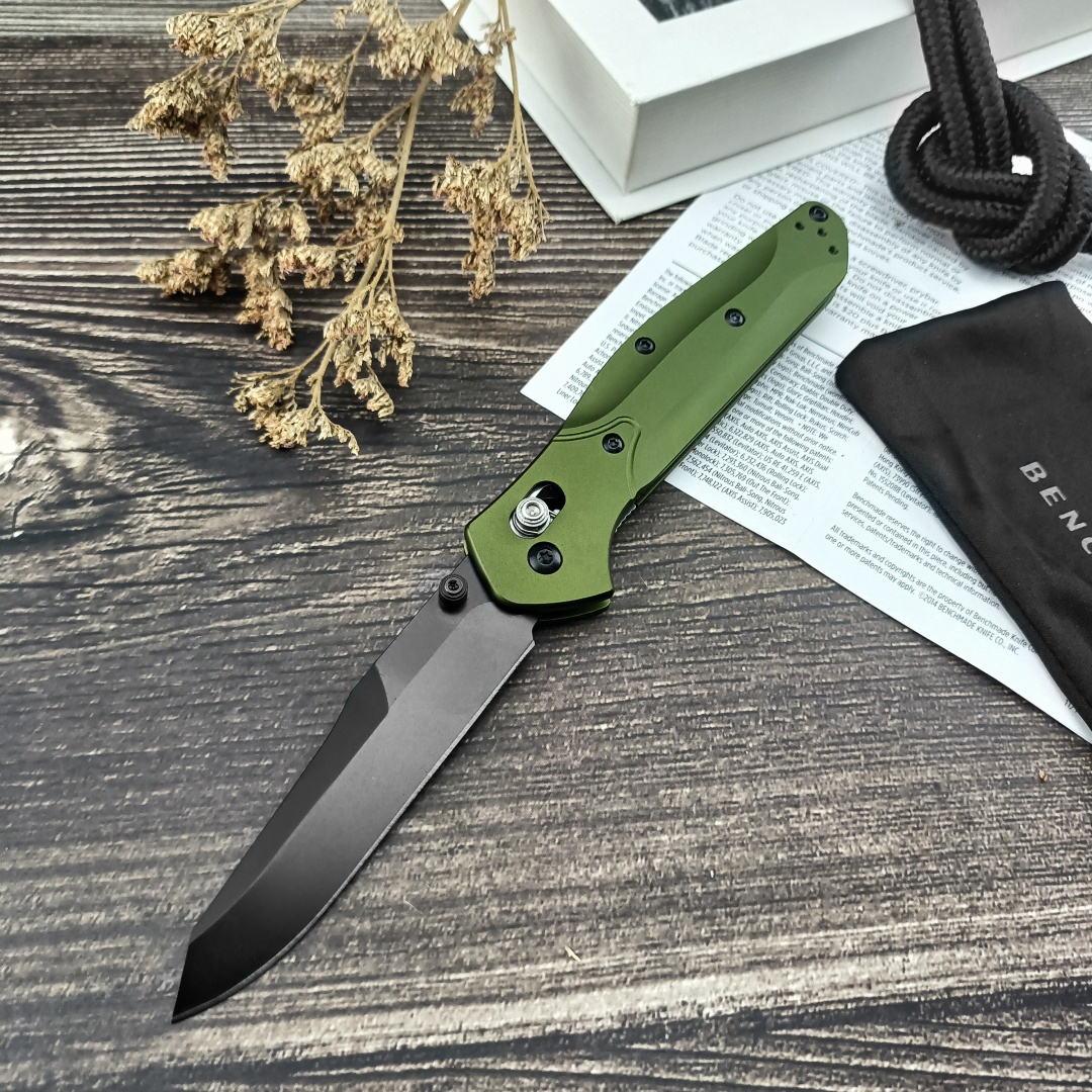 BM940 Outdoor Folding Knife – CNC Fine Grind, Green Aviation-Aluminum Handle, Bearing Lock Thumb-Open Design, Gift-Box Packaging