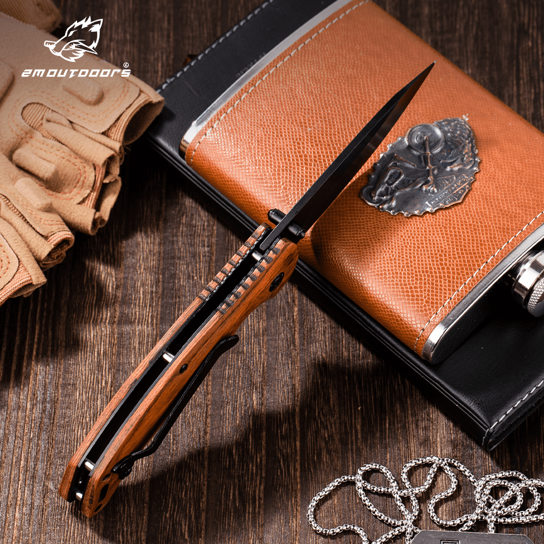 Outdoor Folding Knife Outdoor Convenient Knife High Hardness Stainless Steel Knife Outdoor Camping Knife, Convenient Fruit Knife, which can be used for outdoor activities such as mountaineering, hiking, wilderness survival, camping, etc