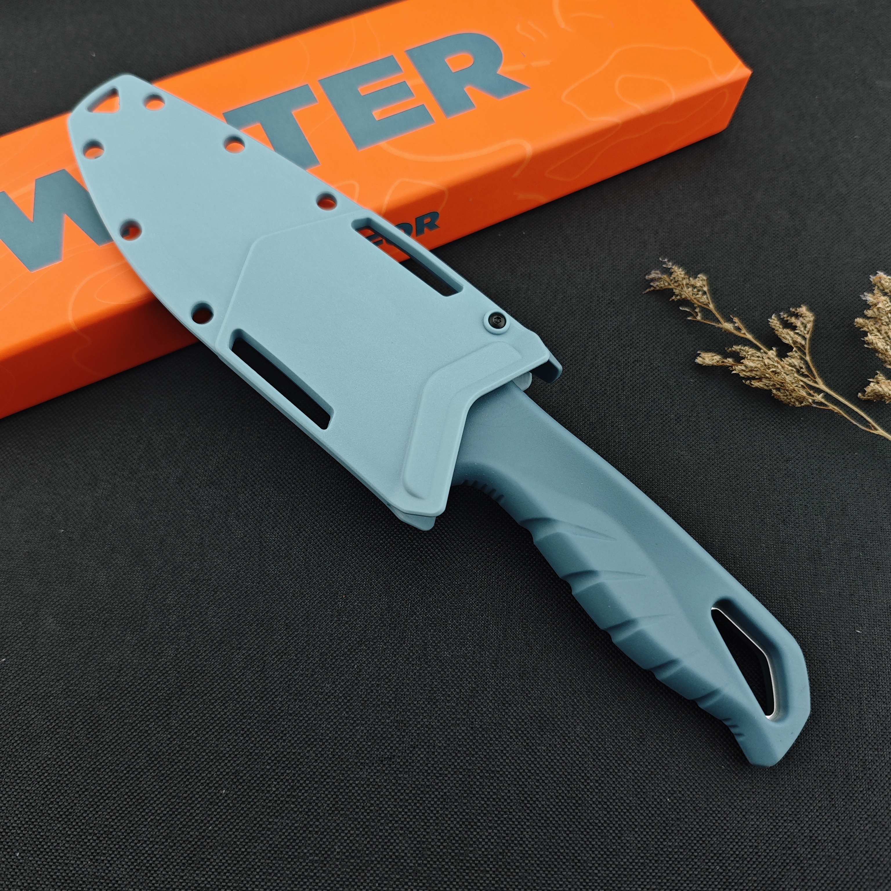 BM18040 Full-Tang Outdoor Knife – D2 Steel Fixed Blade with G10 Non-Slip Handle and Kydex Sheath, Durable EDC Bushcraft Tool