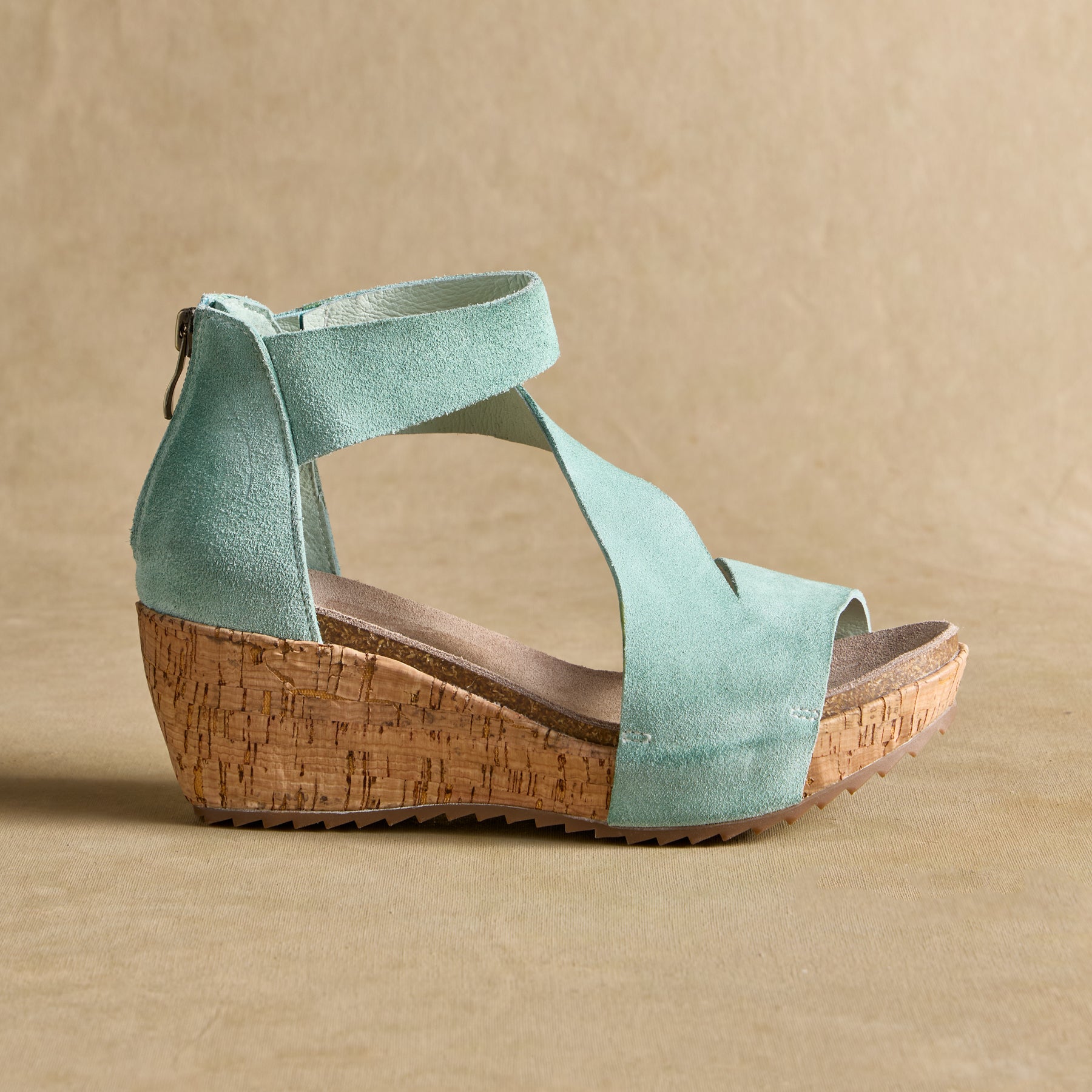 Davi Wedge Sandals