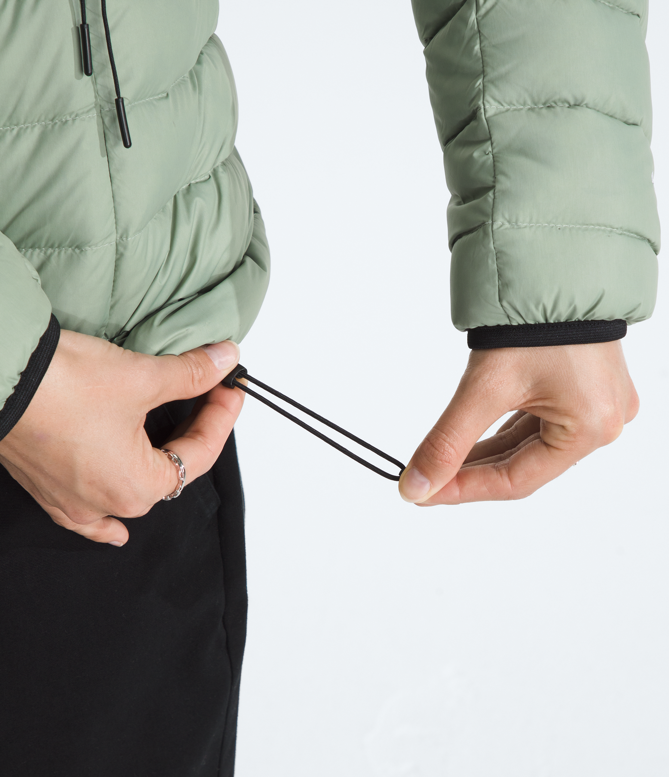 Women’s Classic Down Hooded Jacket